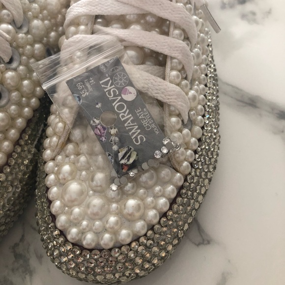Custom Handmade Pearl and Crystal Bridal Converse - Picture 8 of 15